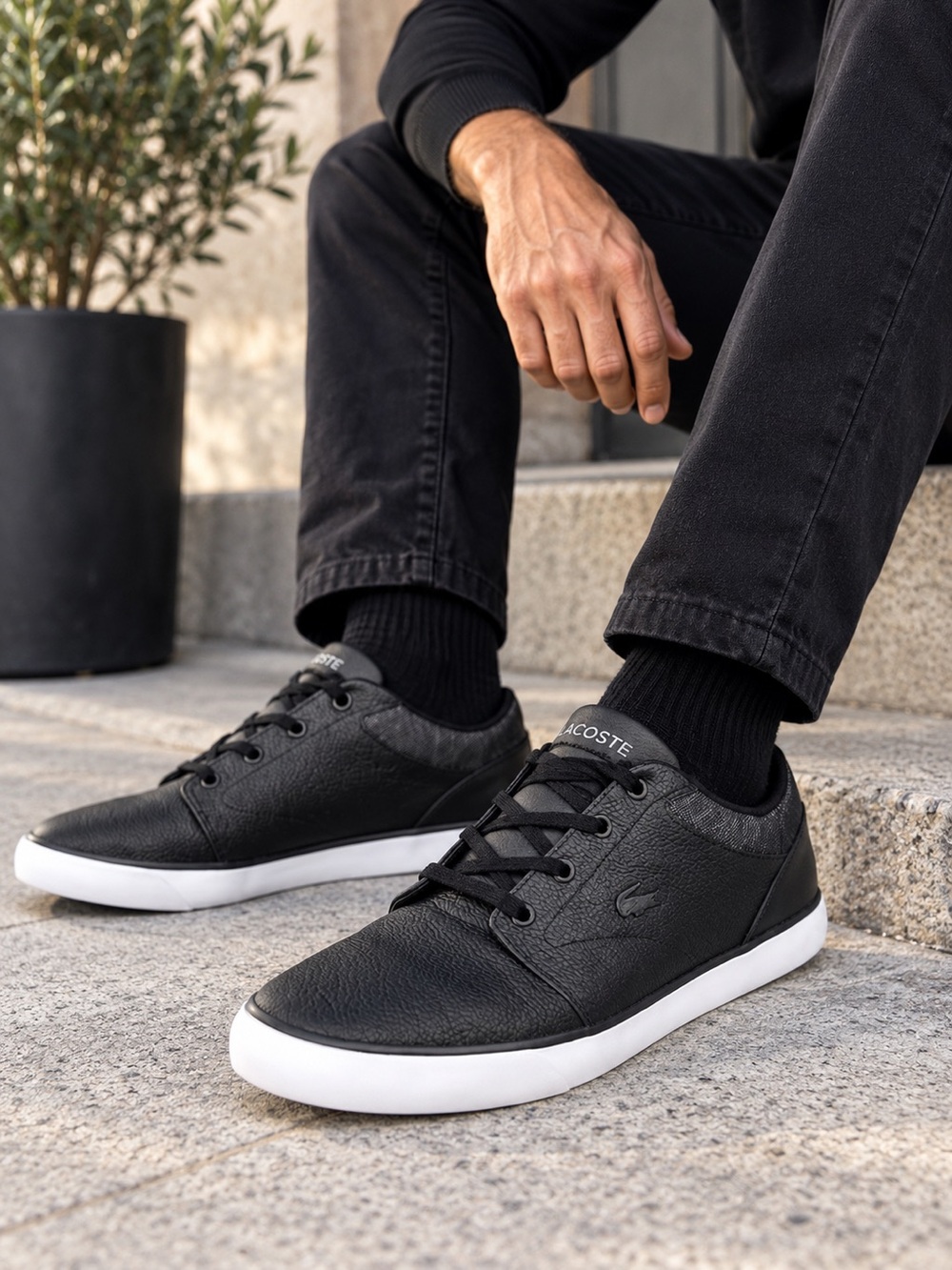 Lacoste Minzah 319 Mens 8.5 Black Leather Low Top Sneakers White Sole Preppy